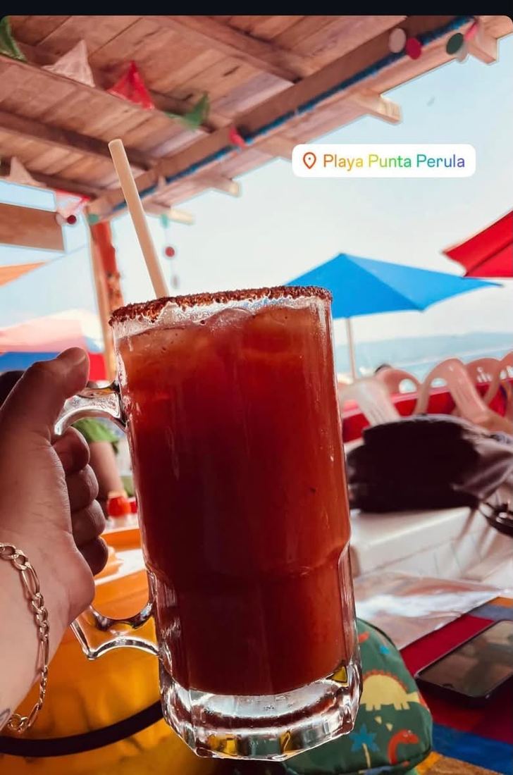 Michelada en Playa Punta Pérula